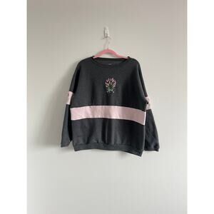 Vintage Hanes Faded Gray & Pink Flower Embroidered Sweatshirt L Grandmacore Cott